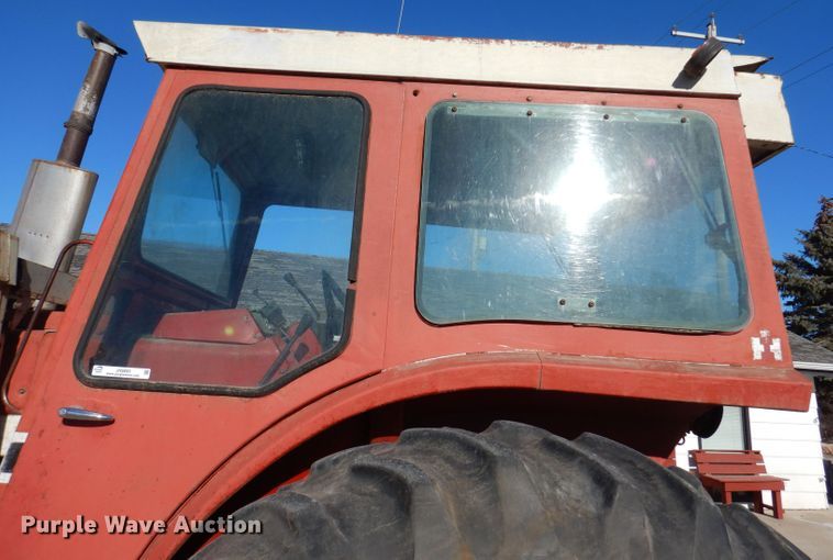 image for item JH9893 International 1466  tractor