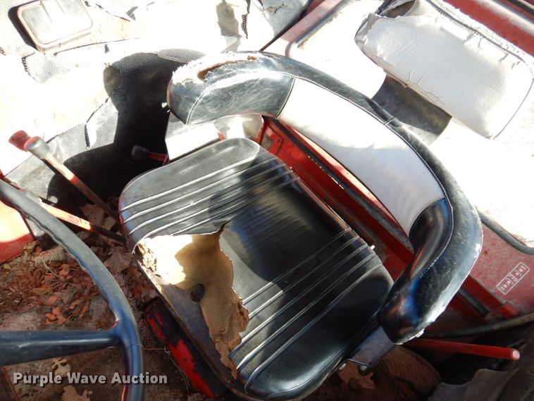 image for item JH9893 International 1466  tractor