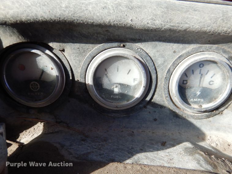 image for item JH9893 International 1466  tractor