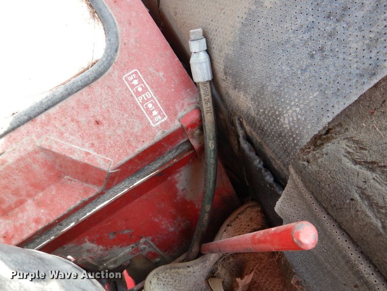 image for item JH9893 International 1466  tractor