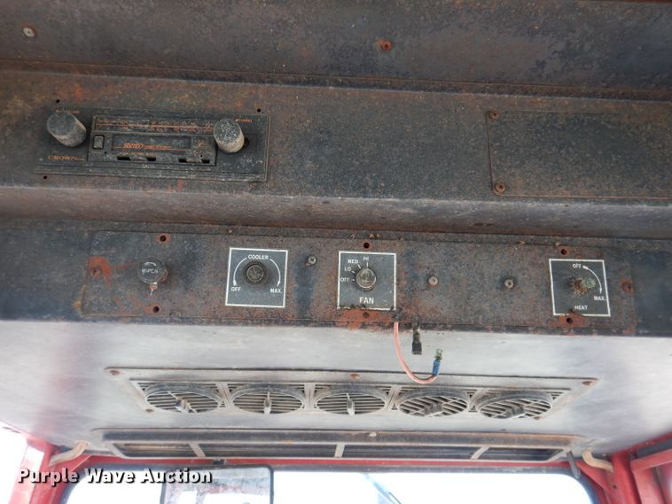 image for item JH9893 International 1466  tractor