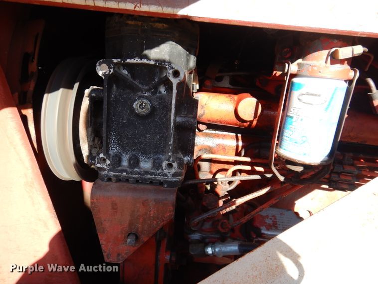 image for item JH9893 International 1466  tractor