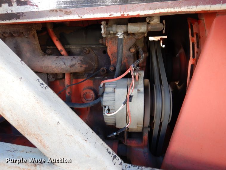 image for item JH9893 International 1466  tractor