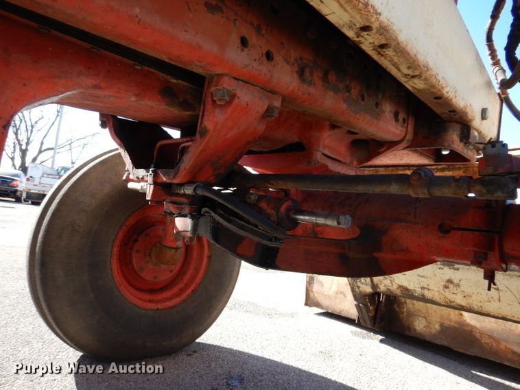 image for item JH9893 International 1466  tractor