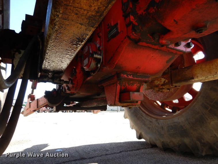 image for item JH9893 International 1466  tractor