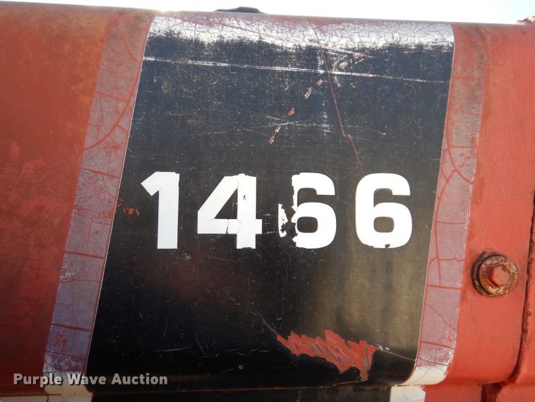 image for item JH9893 International 1466  tractor