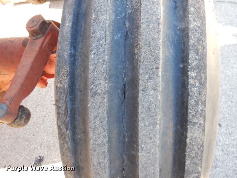 image for item JH9893 International 1466  tractor