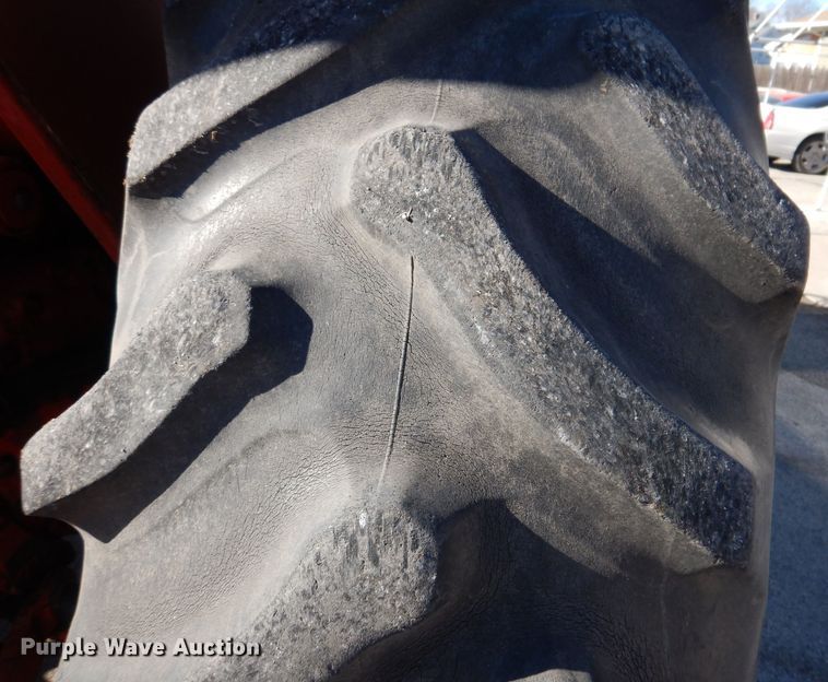 image for item JH9893 International 1466  tractor