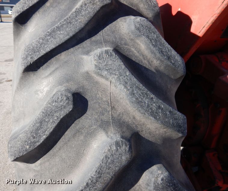 image for item JH9893 International 1466  tractor