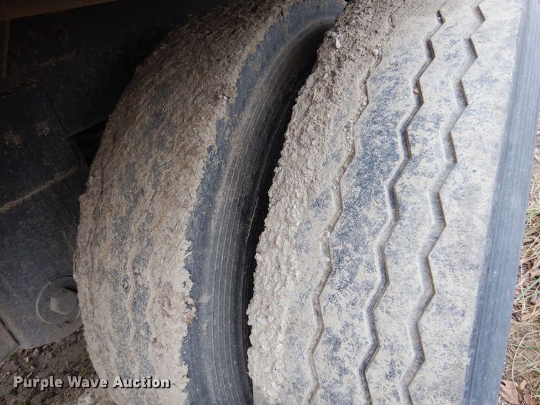 image for item JJ9747 2009 Timpte Super Hopper  grain trailer