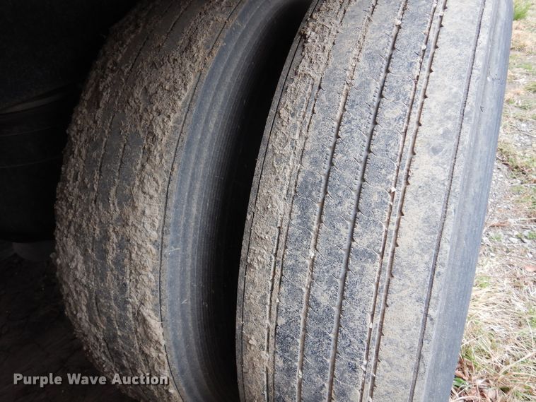 image for item JJ9747 2009 Timpte Super Hopper  grain trailer