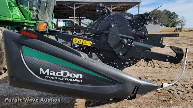 image for item JP9040 2013 MacDon FD75-S  flex draper head