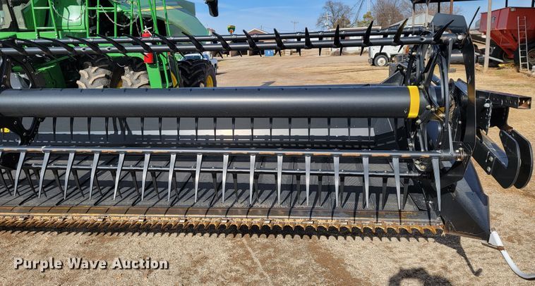 image for item JP9040 2013 MacDon FD75-S  flex draper head