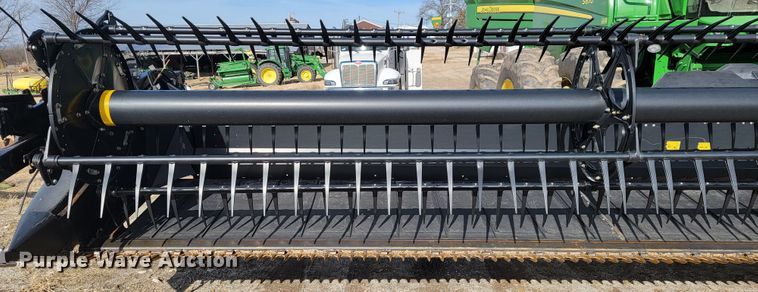 image for item JP9040 2013 MacDon FD75-S  flex draper head