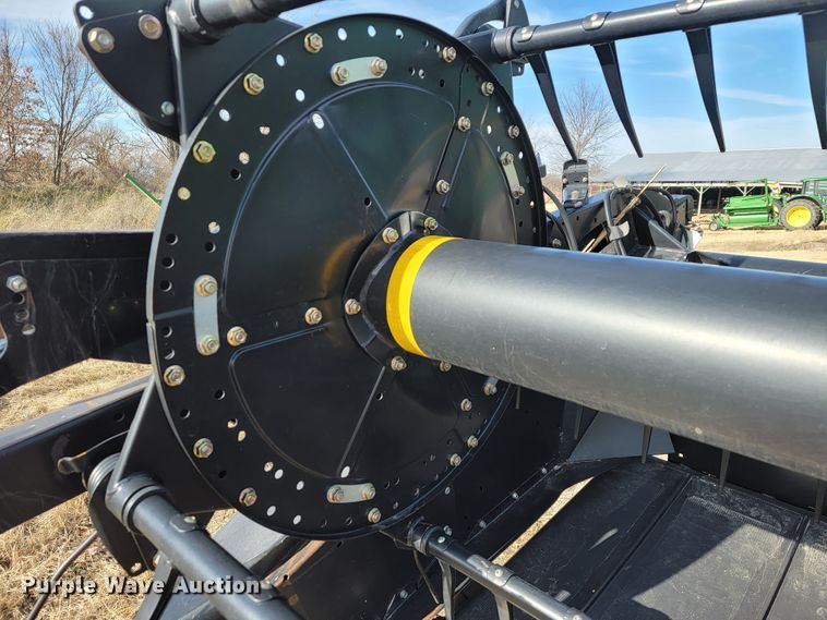 image for item JP9040 2013 MacDon FD75-S  flex draper head