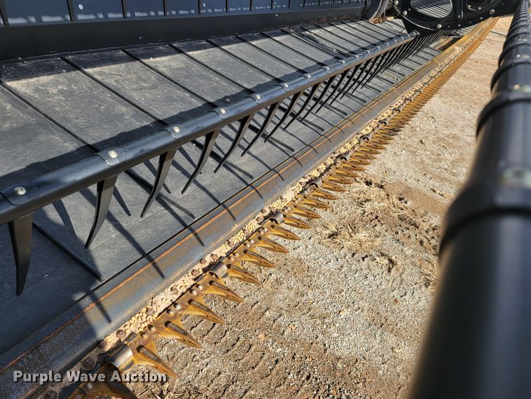 image for item JP9040 2013 MacDon FD75-S  flex draper head