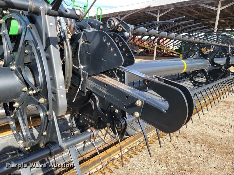 image for item JP9040 2013 MacDon FD75-S  flex draper head