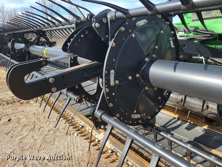 image for item JP9040 2013 MacDon FD75-S  flex draper head