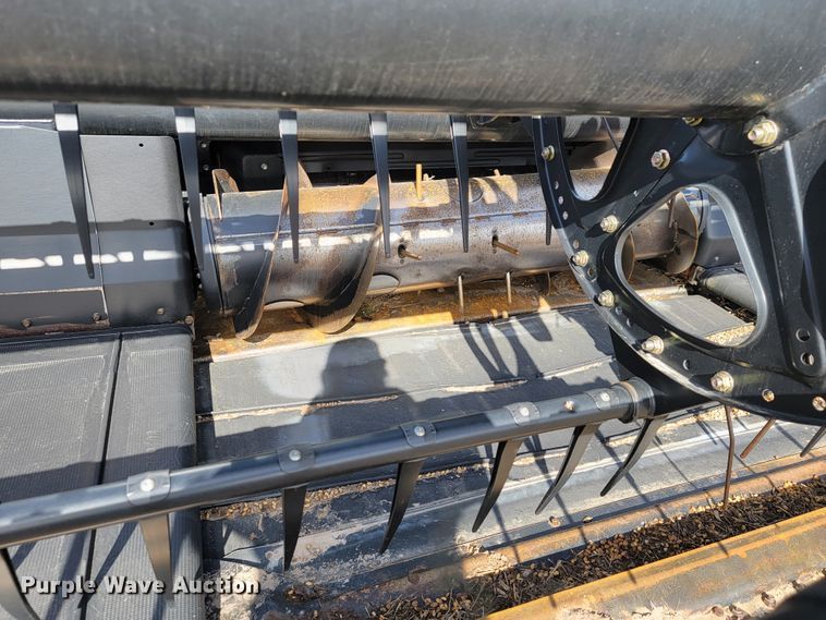 image for item JP9040 2013 MacDon FD75-S  flex draper head