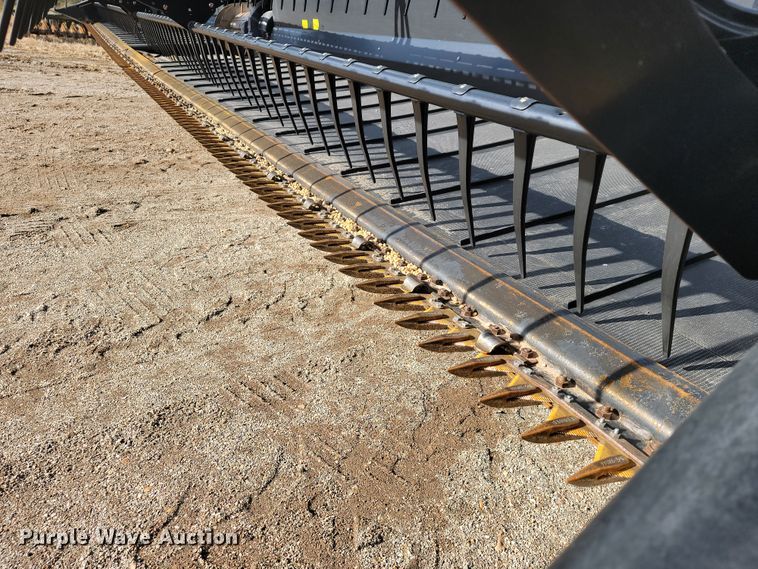 image for item JP9040 2013 MacDon FD75-S  flex draper head