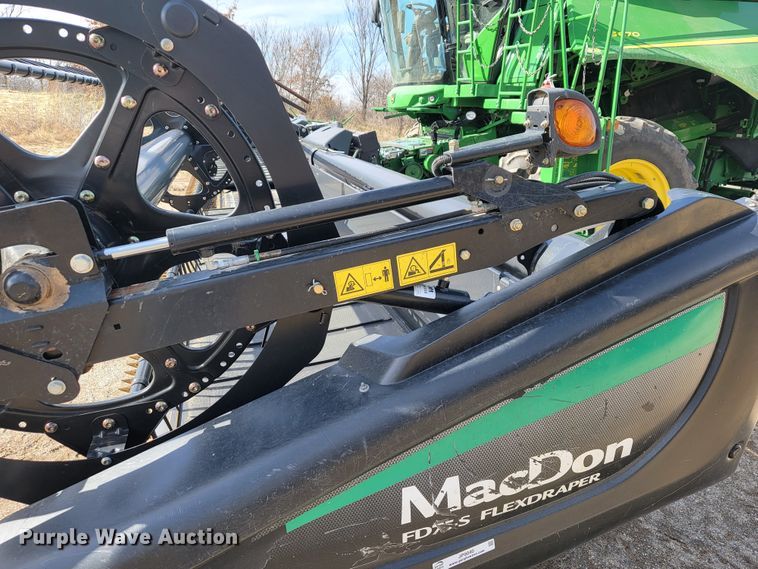 image for item JP9040 2013 MacDon FD75-S  flex draper head