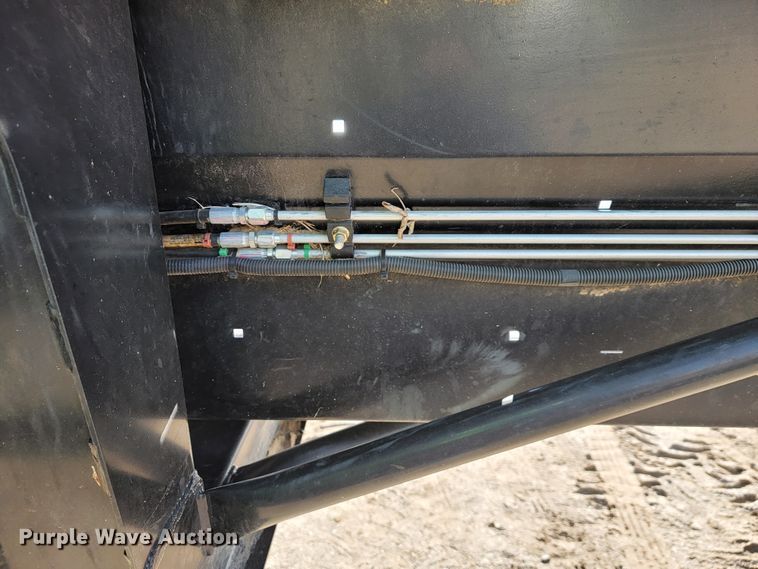 image for item JP9040 2013 MacDon FD75-S  flex draper head