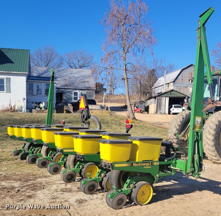 image for item KH9814 John Deere 7200  planter