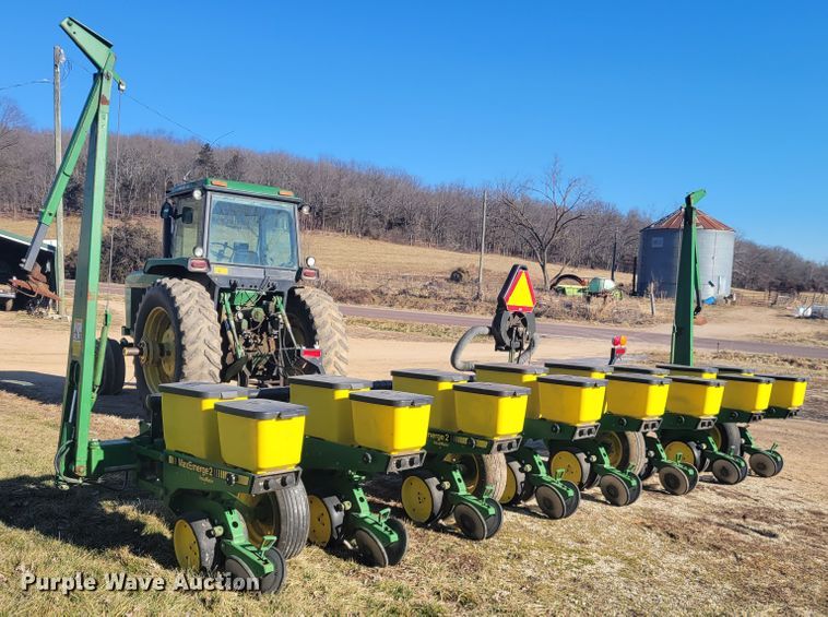 image for item KH9814 John Deere 7200  planter