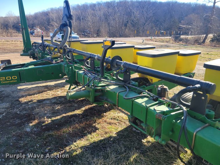 image for item KH9814 John Deere 7200  planter