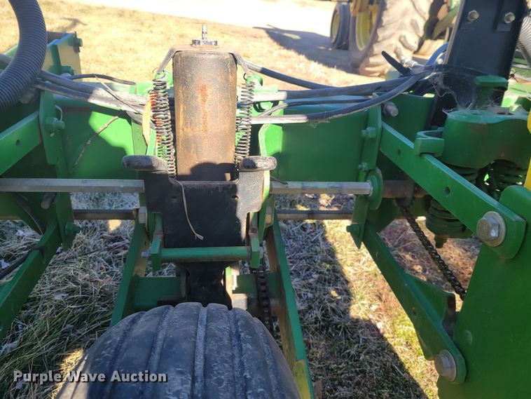image for item KH9814 John Deere 7200  planter