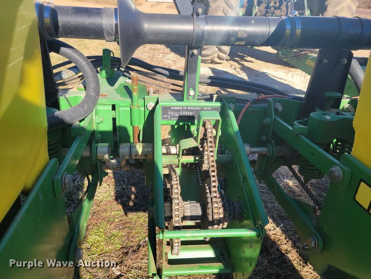 image for item KH9814 John Deere 7200  planter