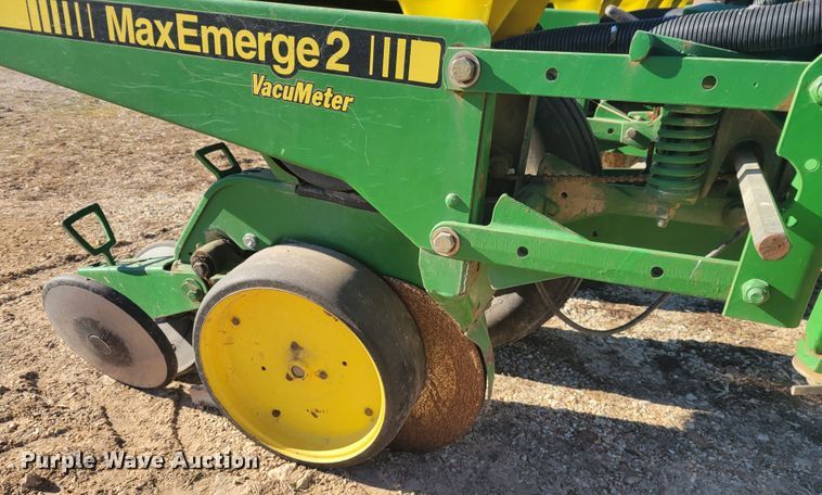 image for item KH9814 John Deere 7200  planter