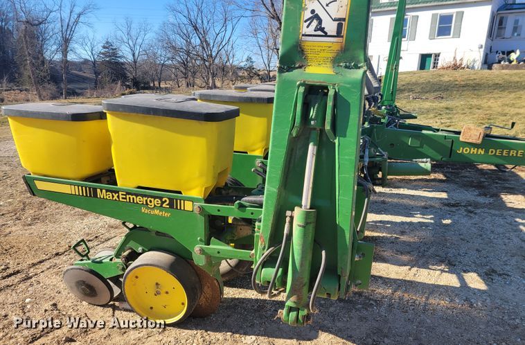 image for item KH9814 John Deere 7200  planter