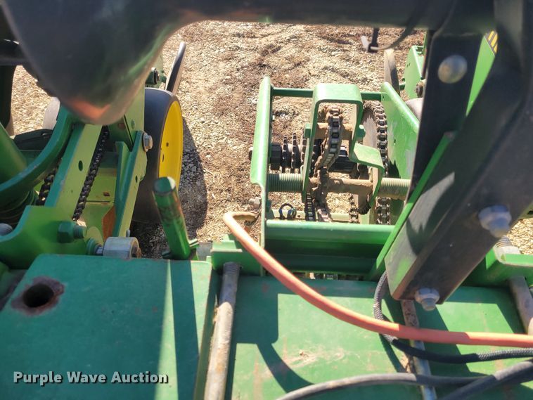 image for item KH9814 John Deere 7200  planter