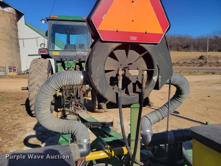 image for item KH9814 John Deere 7200  planter