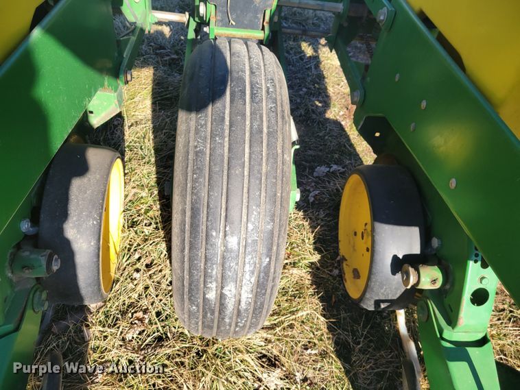 image for item KH9814 John Deere 7200  planter