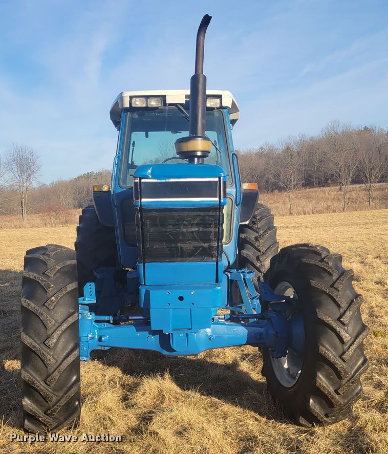 image for item KH9833 1989 Ford 8210  MFWD tractor