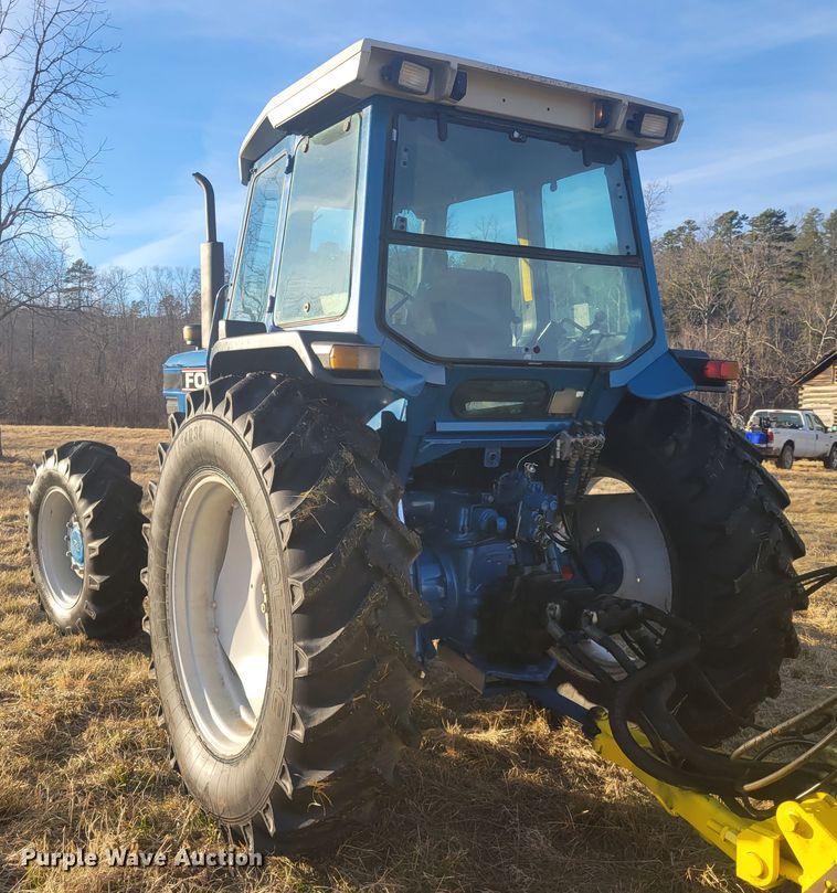 image for item KH9833 1989 Ford 8210  MFWD tractor