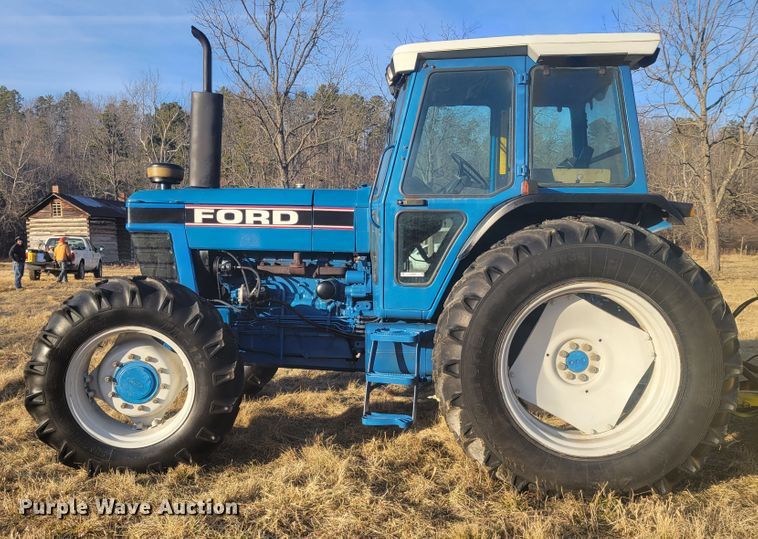 image for item KH9833 1989 Ford 8210  MFWD tractor