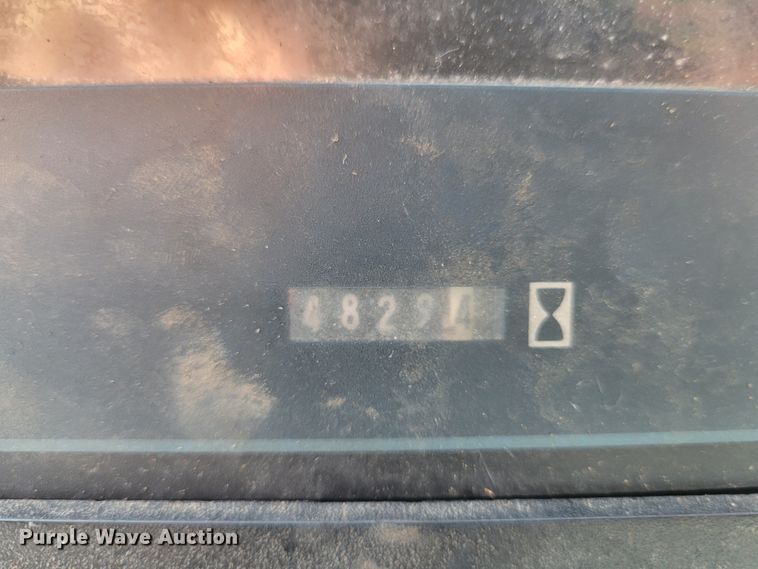 image for item KH9833 1989 Ford 8210  MFWD tractor