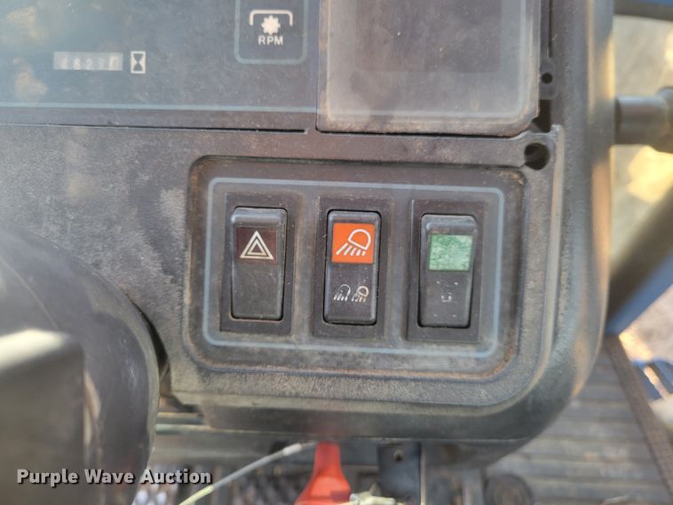 image for item KH9833 1989 Ford 8210  MFWD tractor