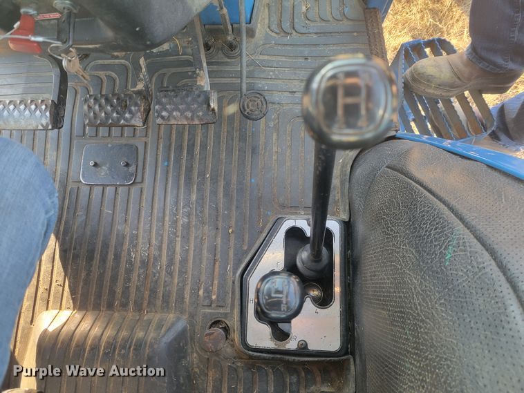 image for item KH9833 1989 Ford 8210  MFWD tractor