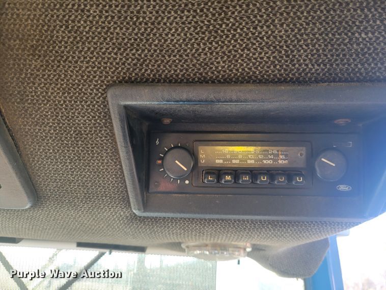 image for item KH9833 1989 Ford 8210  MFWD tractor