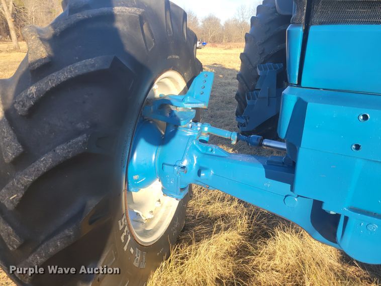 image for item KH9833 1989 Ford 8210  MFWD tractor