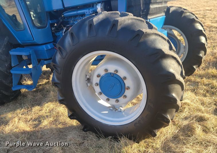 image for item KH9833 1989 Ford 8210  MFWD tractor
