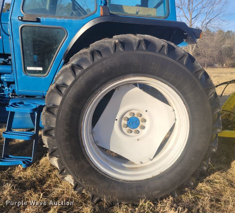 image for item KH9833 1989 Ford 8210  MFWD tractor