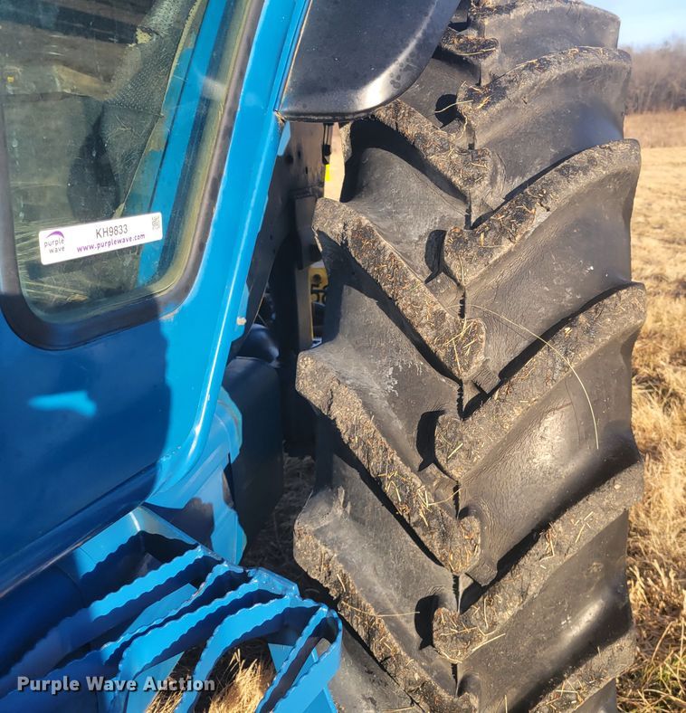 image for item KH9833 1989 Ford 8210  MFWD tractor