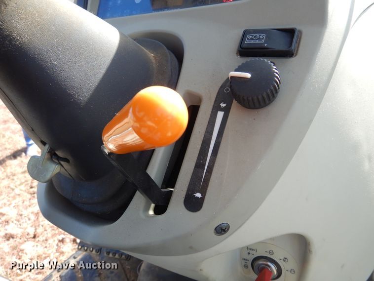 image for item KJ9509 2012 John Deere 4720  MFWD tractor