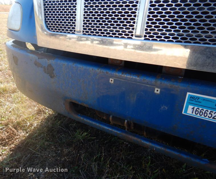 image for item DH8088 2009 Peterbilt 335  box truck