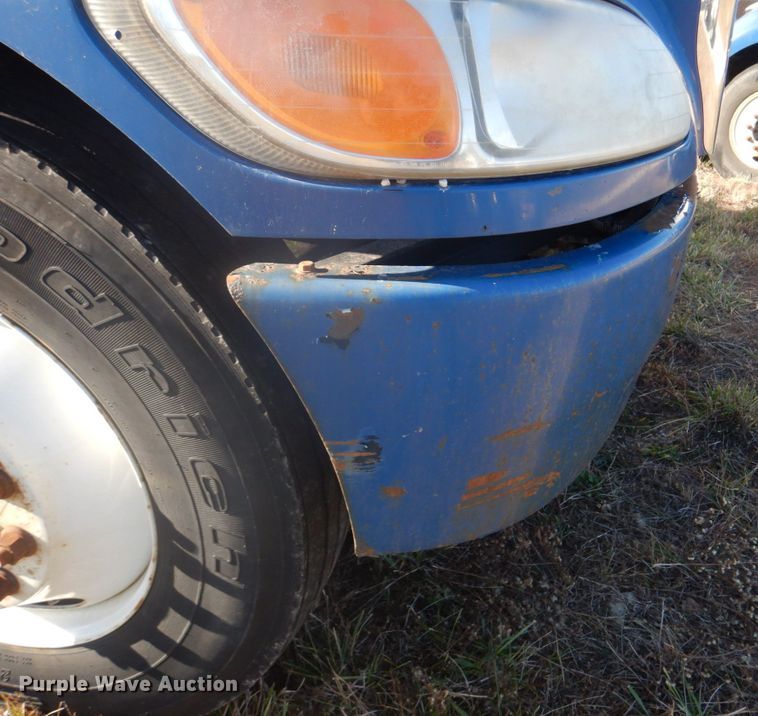 image for item DH8088 2009 Peterbilt 335  box truck